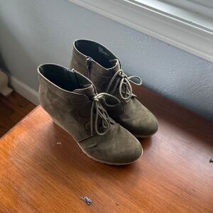 Green Mia booties